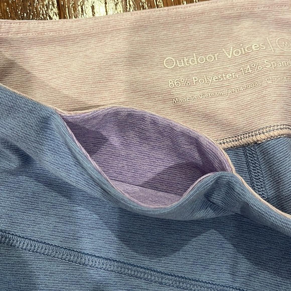 Outdoor Voices Springs Leggings in Lilac - Size Medium - Picture 4 of 4